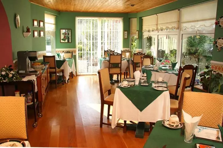Bed and Breakfast Berkeley Lodge