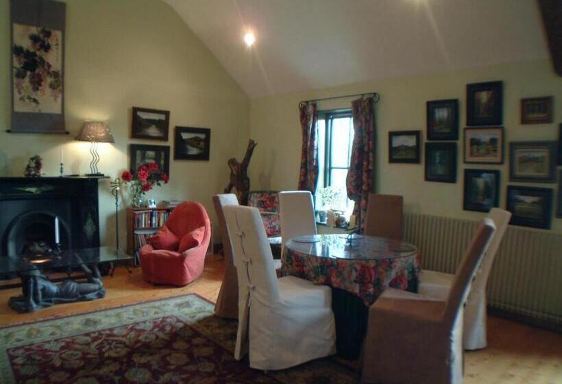 مبيت وإفطار Cullintra House