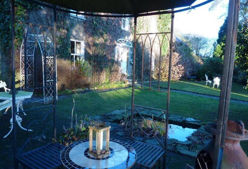 مبيت وإفطار Cullintra House