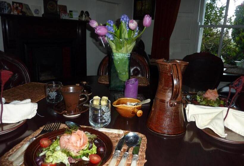 مبيت وإفطار Cullintra House