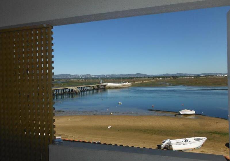 فندق Aeromar Beach