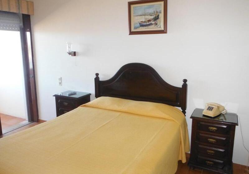 فندق Aeromar Beach