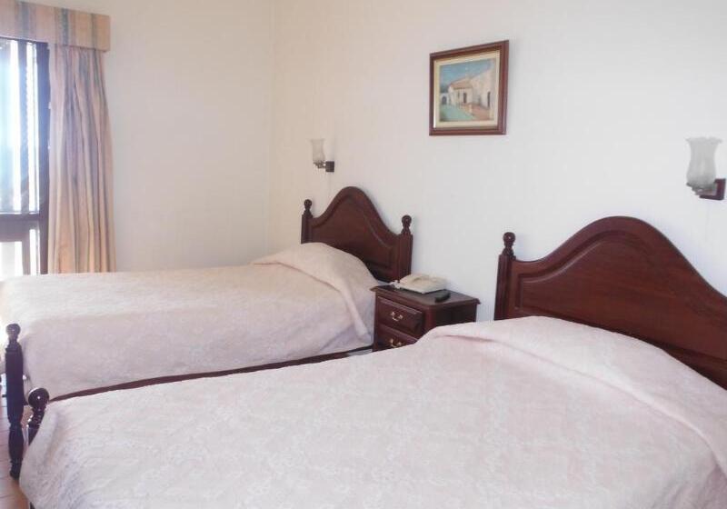 فندق Aeromar Beach