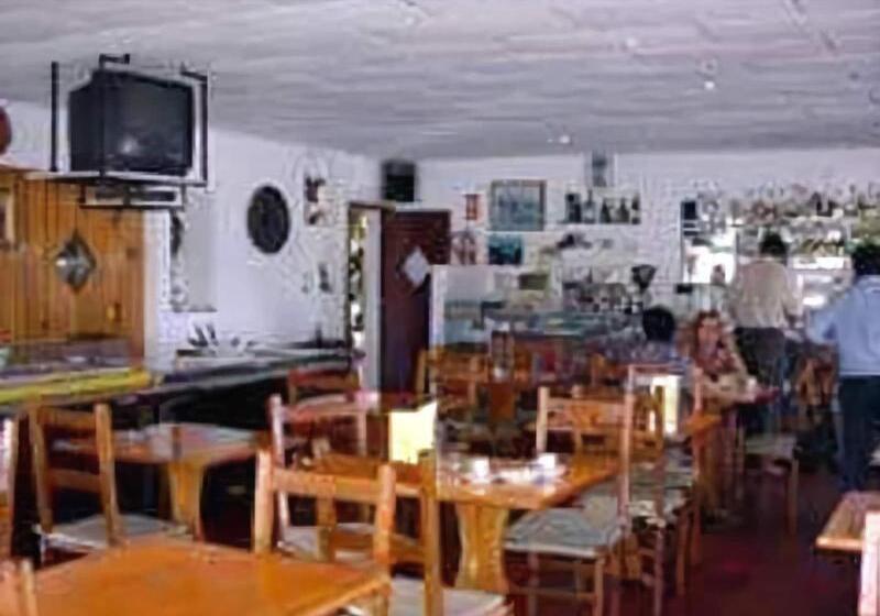 فندق Aeromar Beach