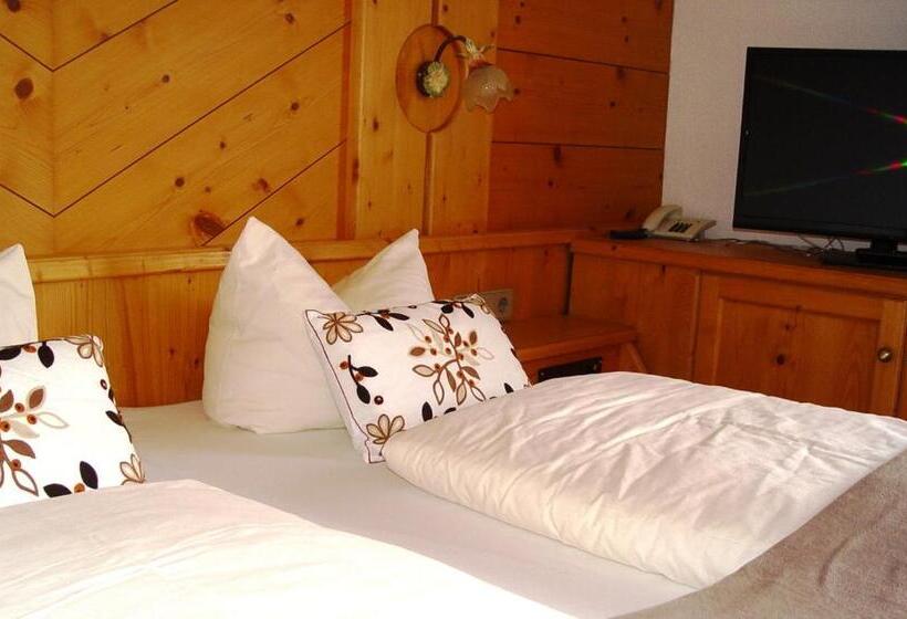 هتل Garni Apart Elfriede