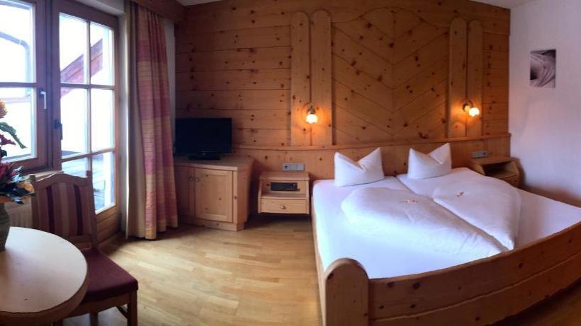 هتل Garni Apart Elfriede