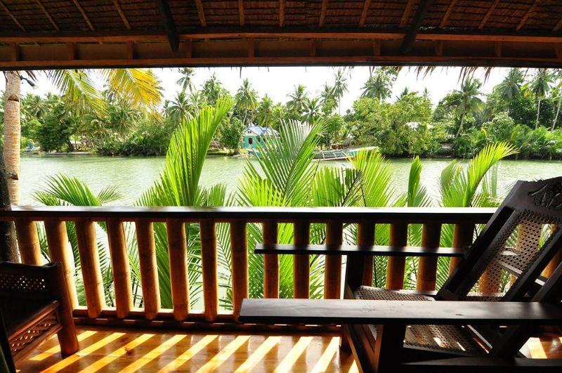 Hotel Loboc River Resort