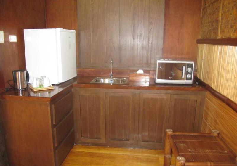 Hotel Loboc River Resort