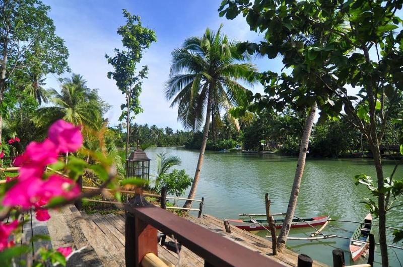 Hotel Loboc River Resort