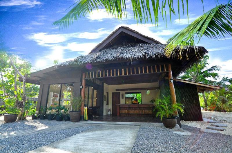 Hotel Loboc River Resort