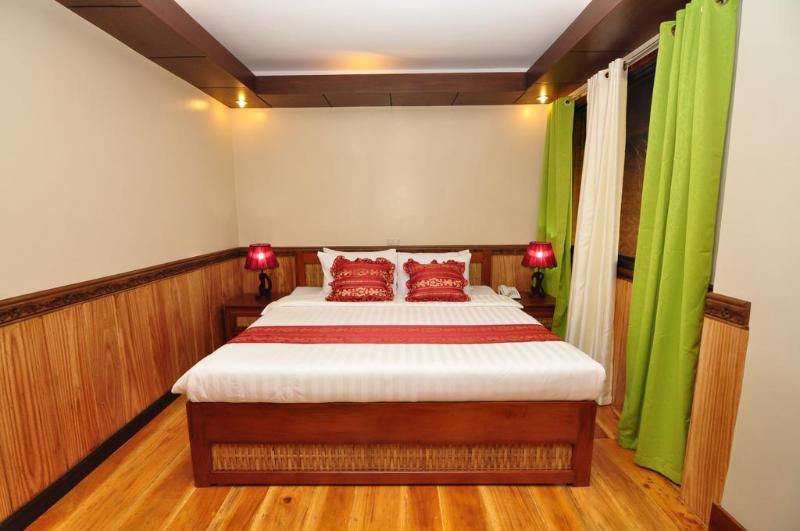 Hotel Loboc River Resort