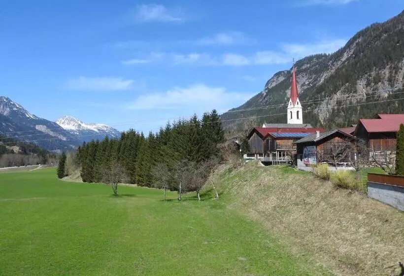 Hotelli Gästehaus Elmerhof