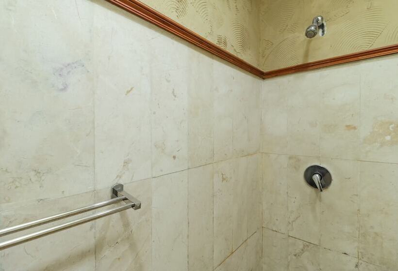 בית מלון כפרי Reddoorz @ Desa Cijulang Sentul