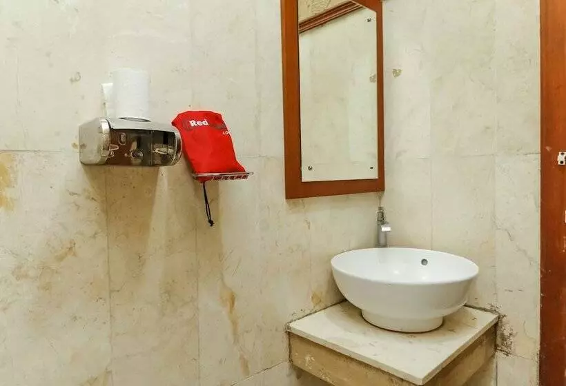 Hotelli Reddoorz @ Desa Cijulang Sentul