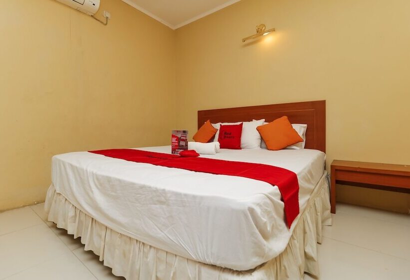 בית מלון כפרי Reddoorz @ Desa Cijulang Sentul