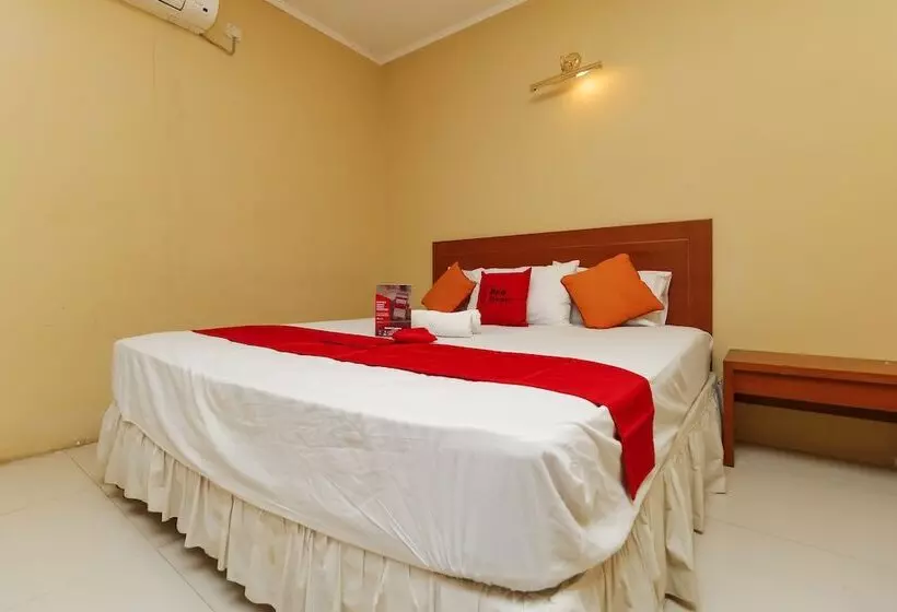 Hotelli Reddoorz @ Desa Cijulang Sentul