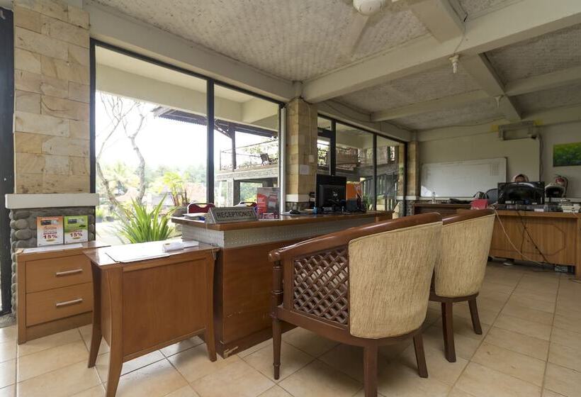 בית מלון כפרי Reddoorz @ Desa Cijulang Sentul