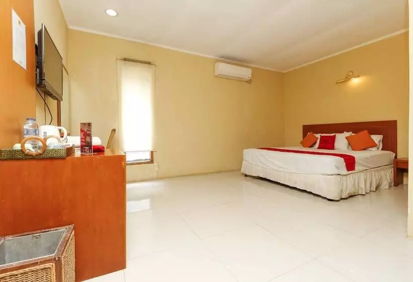 Hotelli Reddoorz @ Desa Cijulang Sentul