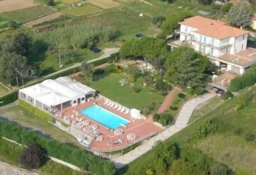 Hotelli Residence La Vignetta