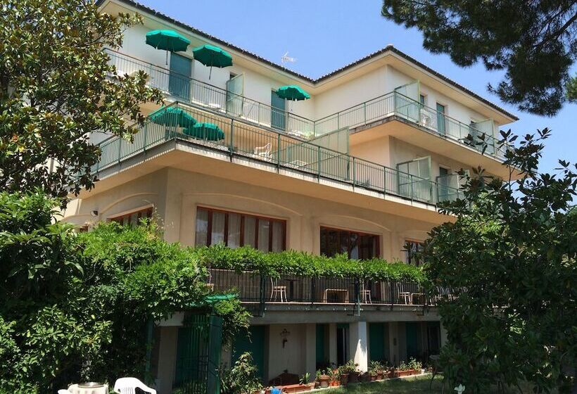 Hotelli Residence La Vignetta