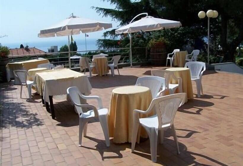 Hotelli Residence La Vignetta