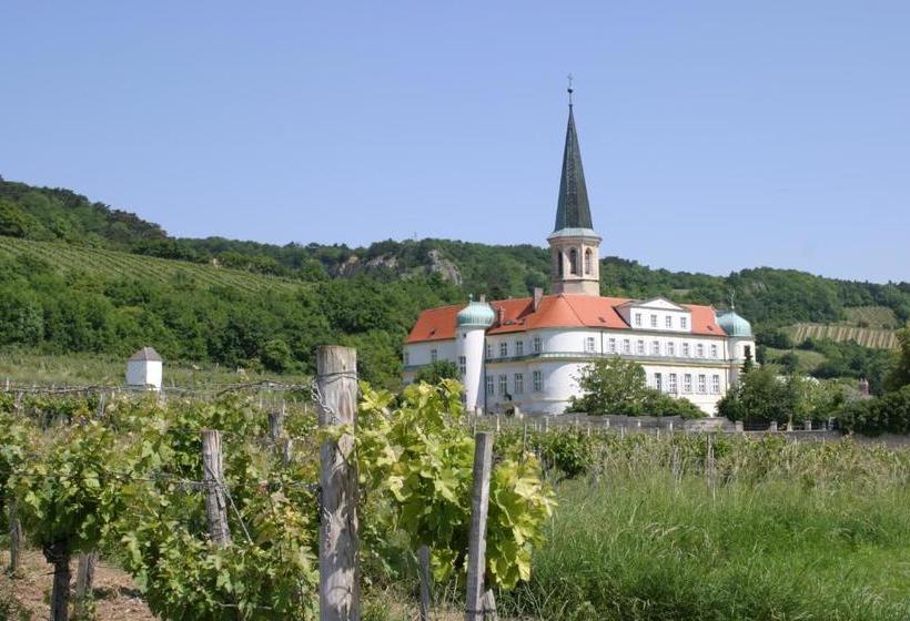 Отель Schloss Gumpoldskirchen