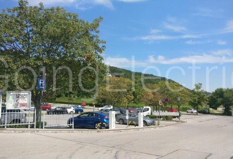 Отель Schloss Gumpoldskirchen