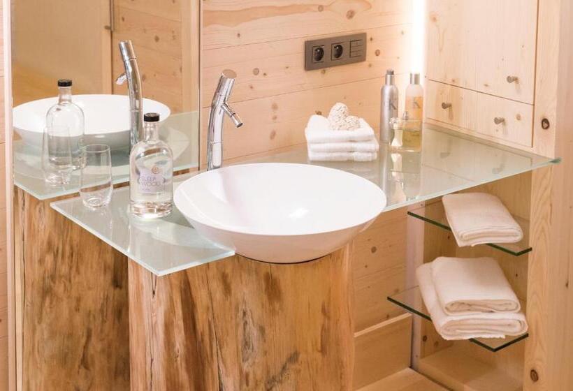 Отель Sleepwood