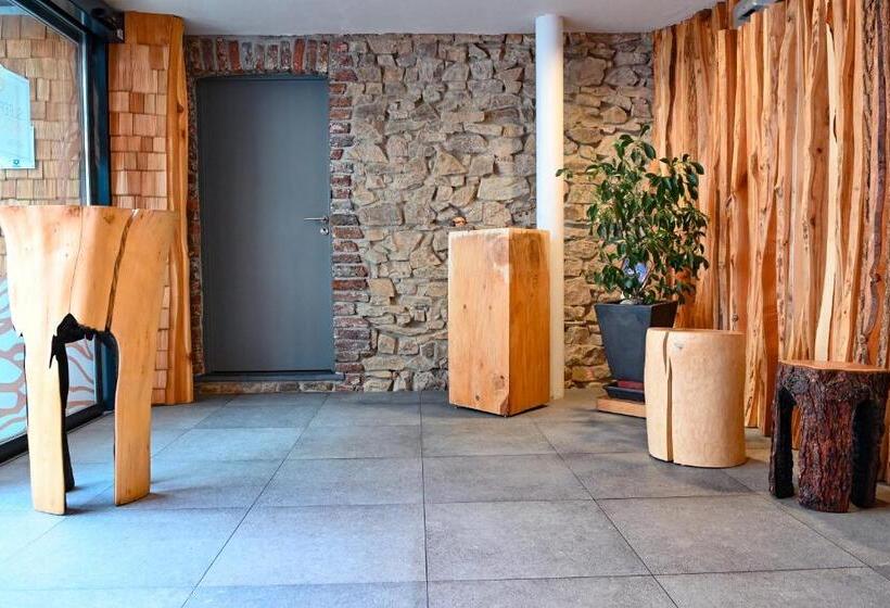 Отель Sleepwood