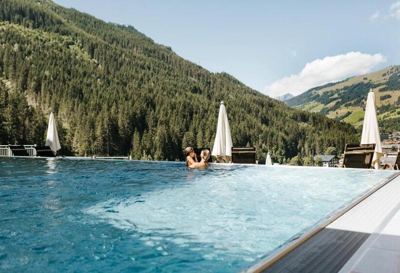 ホテル Thurnerhof