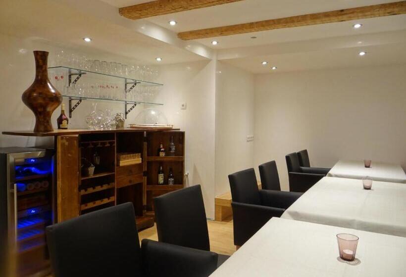 Waldrast Bed & Breakfast