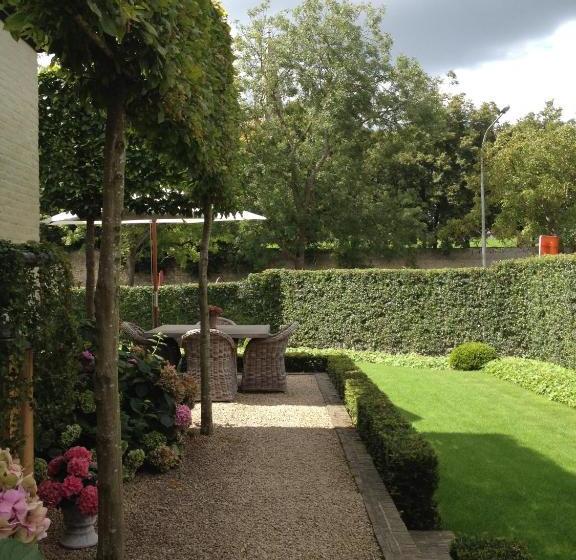 تختخواب و صبحانه Guesthouse Villa Vauban