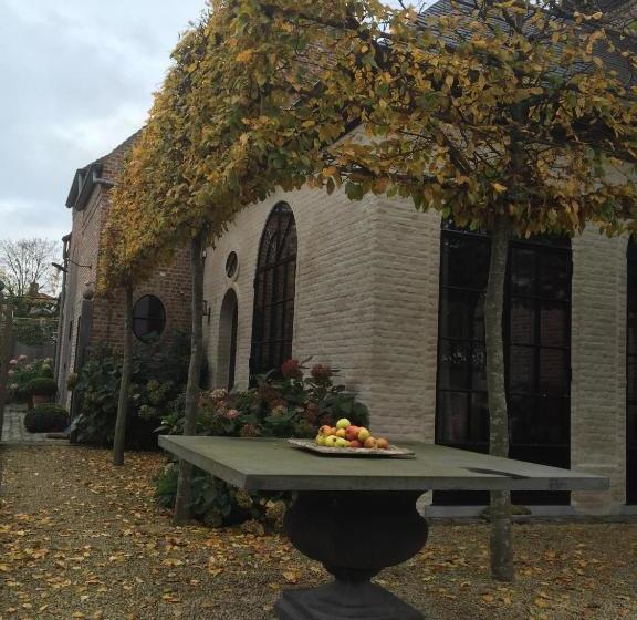 تختخواب و صبحانه Guesthouse Villa Vauban