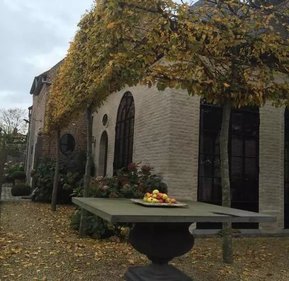تختخواب و صبحانه Guesthouse Villa Vauban