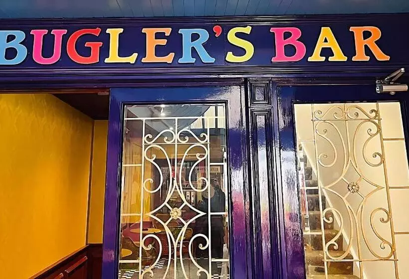 ベッドアンドブレックファースト Bugler Doyles Bar & Townhouse
