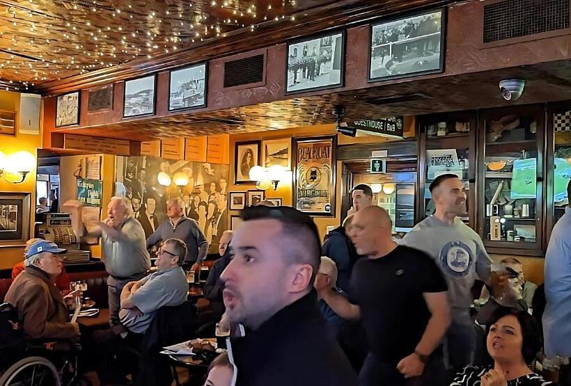 Bed and Breakfast Bugler Doyles Bar & Townhouse