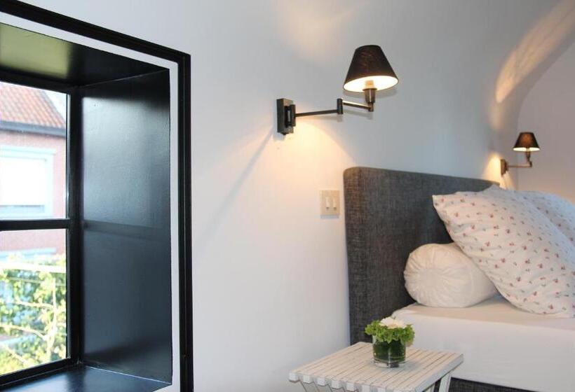 تختخواب و صبحانه Guesthouse Villa Vauban