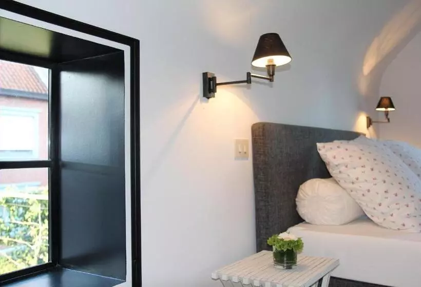 تختخواب و صبحانه Guesthouse Villa Vauban