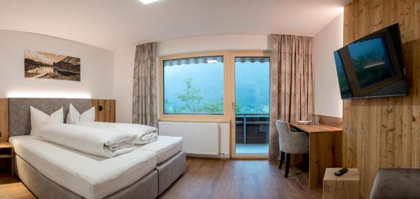 住宿加早餐  Sonnenhang Montafon