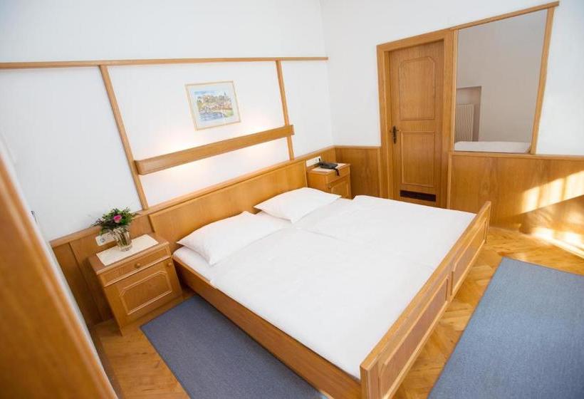 ホテル Garni Goldenes Kreuz