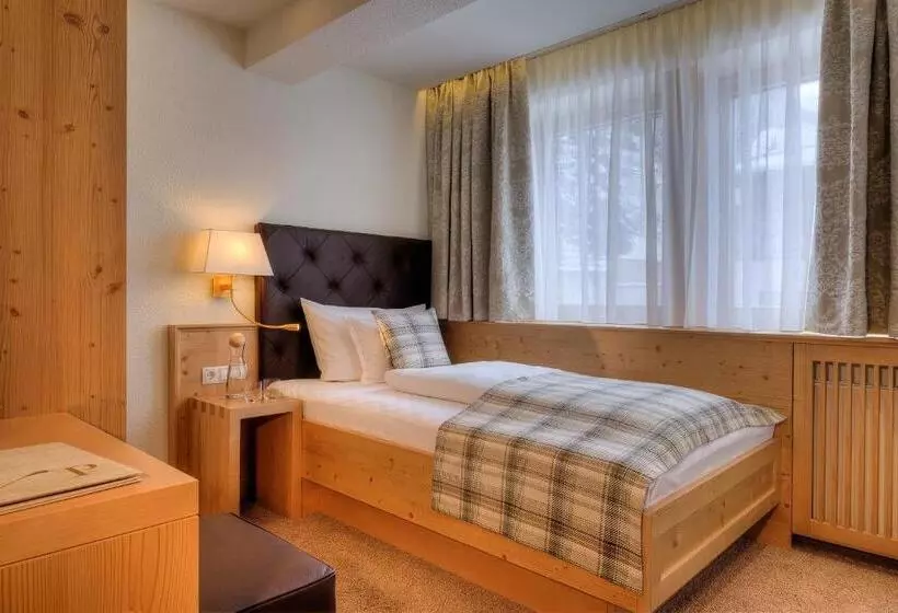 Otel Palin