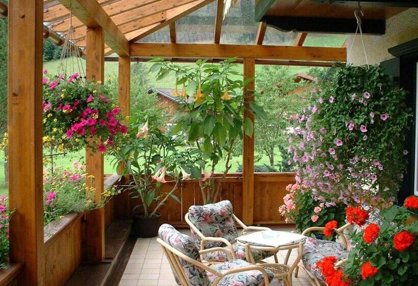 ベッドアンドブレックファースト Haus Alpina