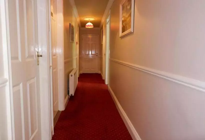 تختخواب و صبحانه Seacourt Accommodation Tramore   Adult Only