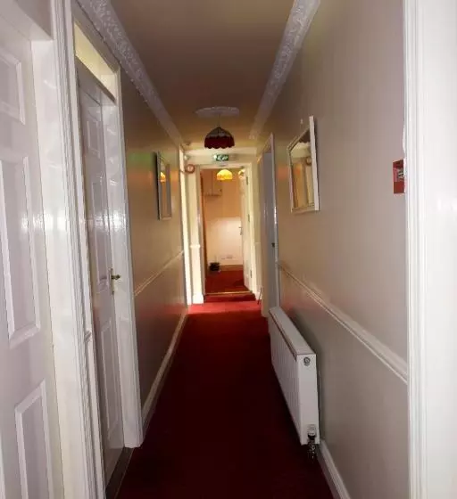 تختخواب و صبحانه Seacourt Accommodation Tramore   Adult Only