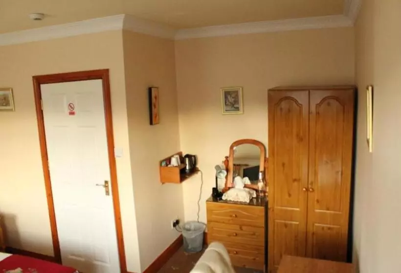 تختخواب و صبحانه Seacourt Accommodation Tramore   Adult Only