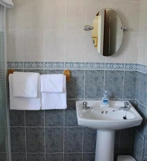 تختخواب و صبحانه Seacourt Accommodation Tramore   Adult Only