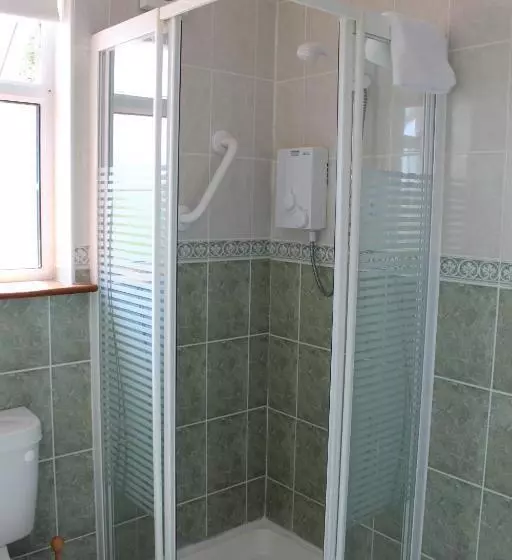تختخواب و صبحانه Seacourt Accommodation Tramore   Adult Only