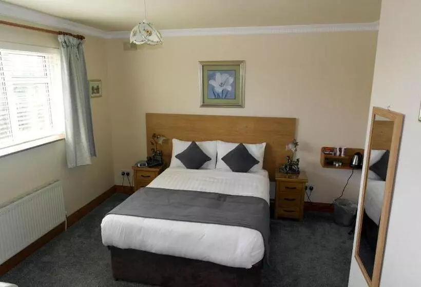تختخواب و صبحانه Seacourt Accommodation Tramore   Adult Only