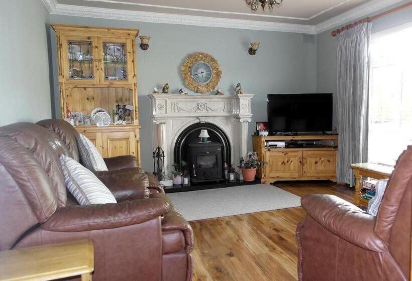 مبيت وإفطار Seacourt Accommodation Tramore   Adult Only