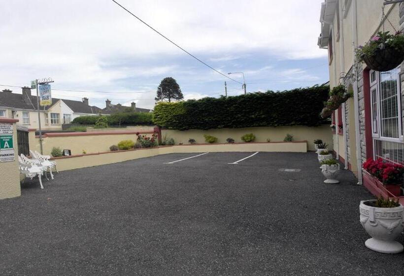 مبيت وإفطار Seacourt Accommodation Tramore   Adult Only